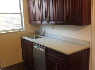 2332 28th St APT 2R, Astoria, NY 11105
