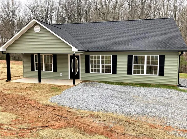 124 Pine Corner Dr, Dahlonega, GA 30533