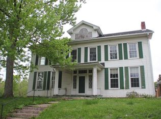 2706 Pershing Blvd, Clinton, IA 52732