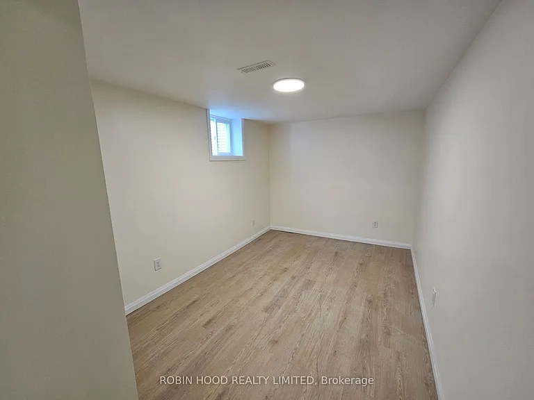 35 Burkwood Cres #BASEMENT — Photo 12