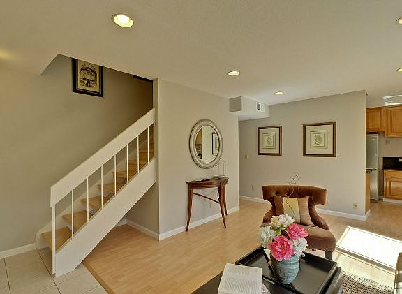 2nd image of 8062 Park Villa Cir