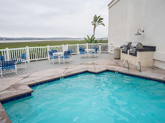 Heated Pool and hot tub!