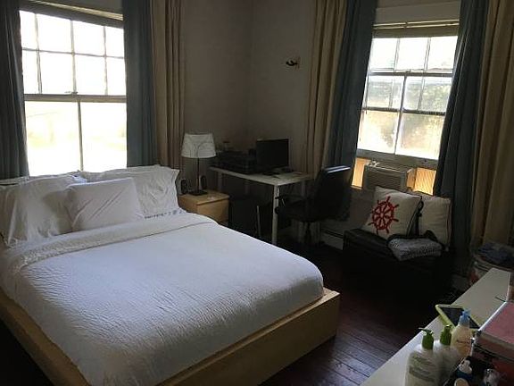 4th image of 297 Fisher Ave Floor 2