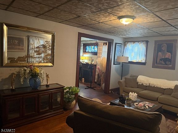 2nd image of 346 Union Ave