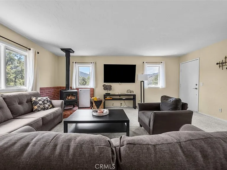 2304 Woodland Dr — Photo 22