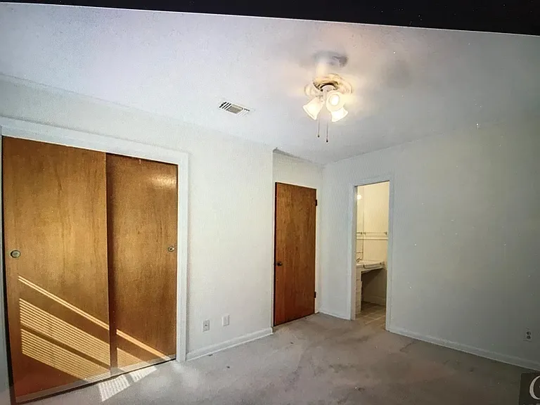 Primary bedroom without furnishings