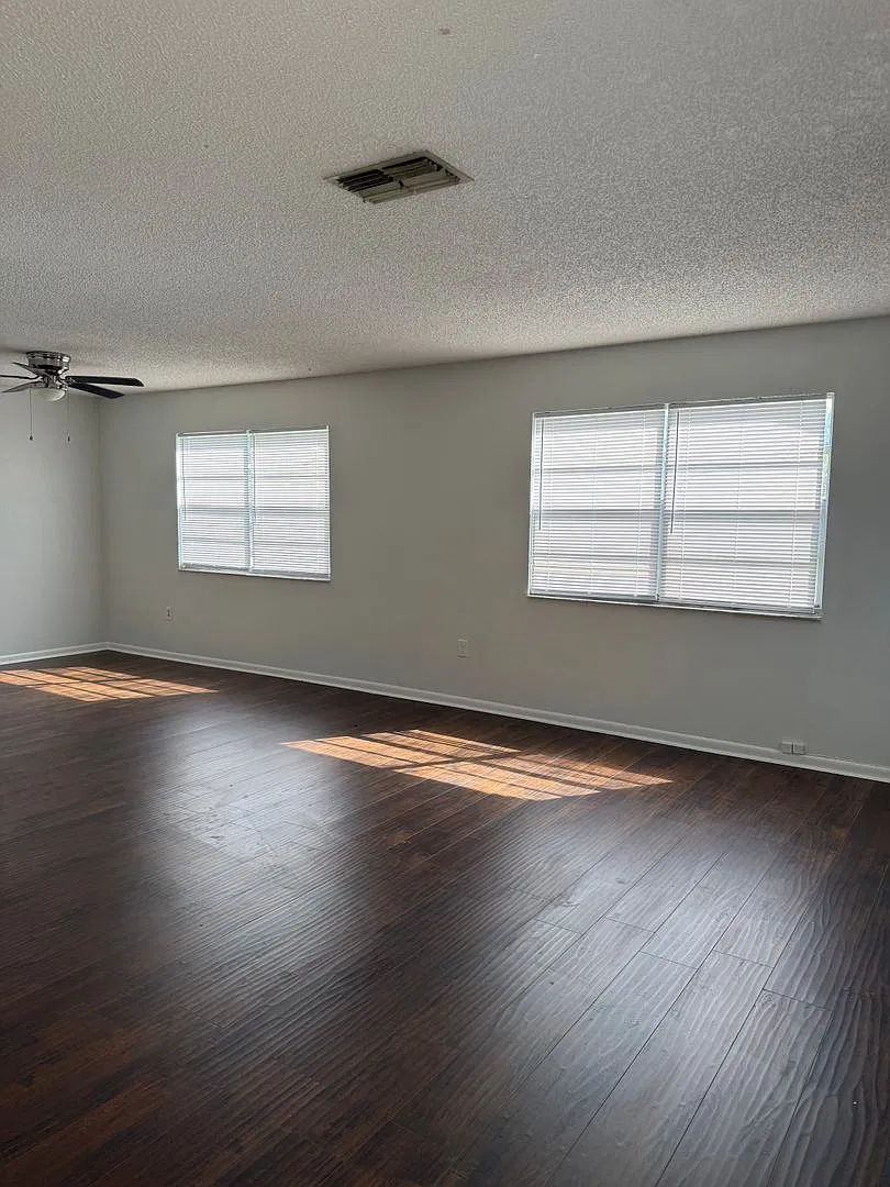 8940 Se 88 Place — Photo 2