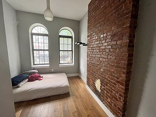 4th image of 374 Palmetto St #1L