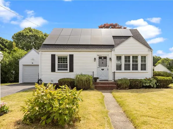 92 Lewis Ave, Somerset, MA 02726