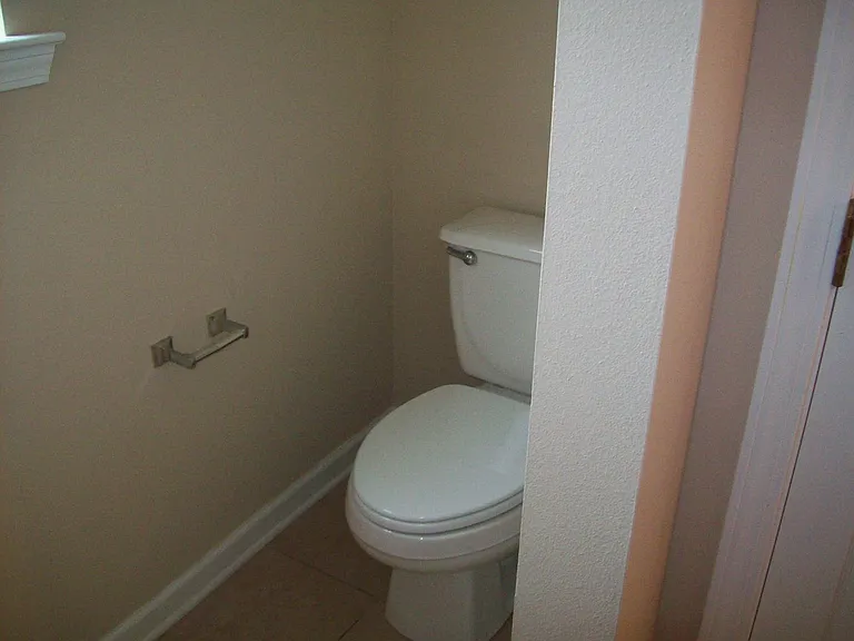 26043 Wimbledon Ave — Photo 18