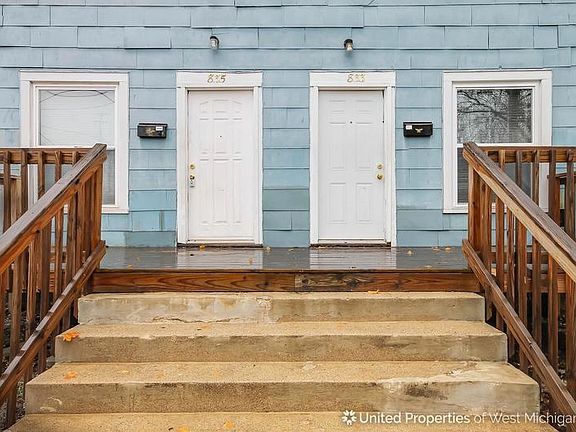 4th image of 833 9th St NW