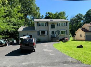 271 Coach Rd, Tobyhanna, PA 18466