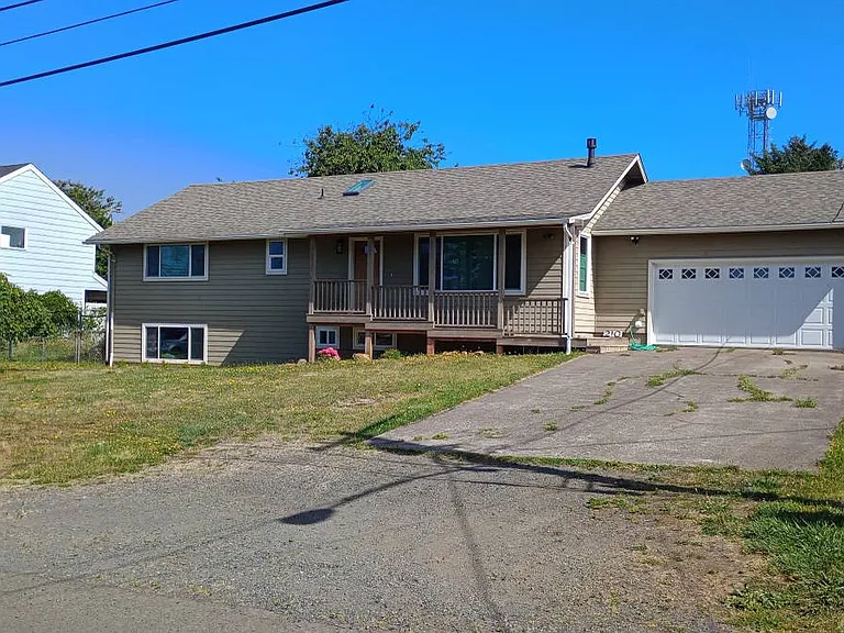 210 NW 19th St — Photo 2