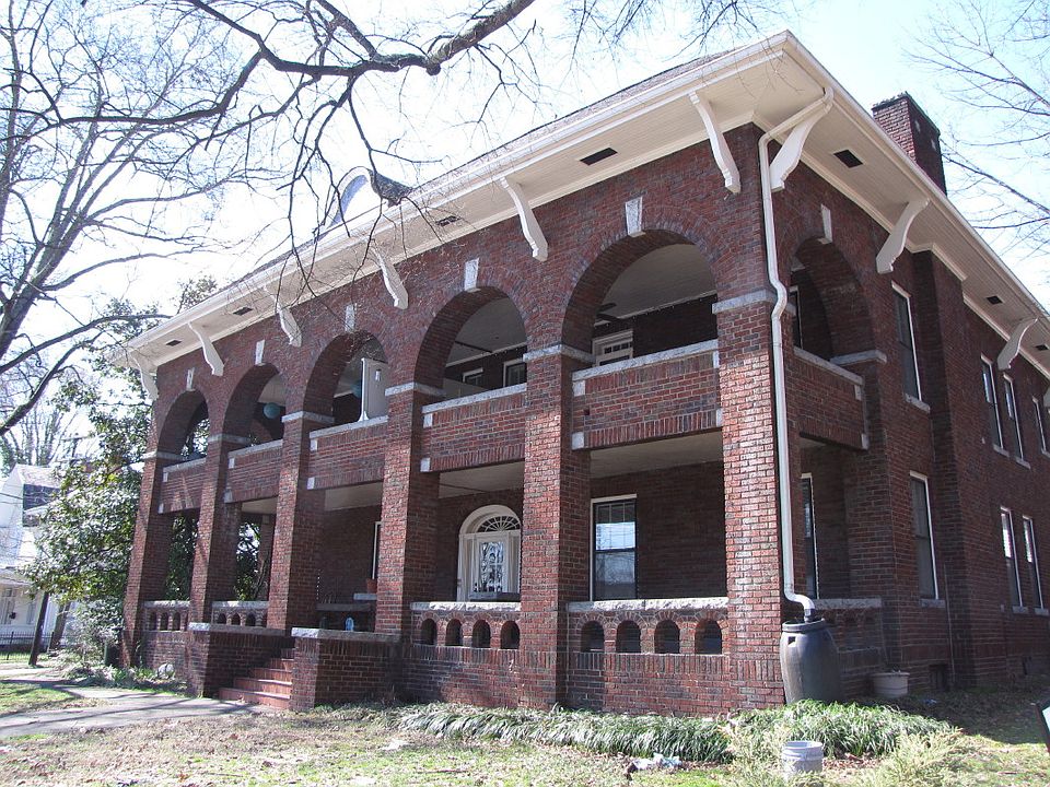 901-4 N Mangum Exterior Front