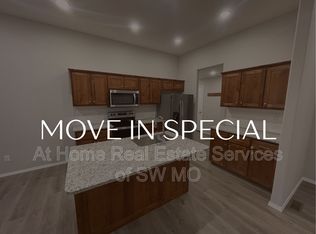204 Hickory Hills St, Rogersville, MO 65742