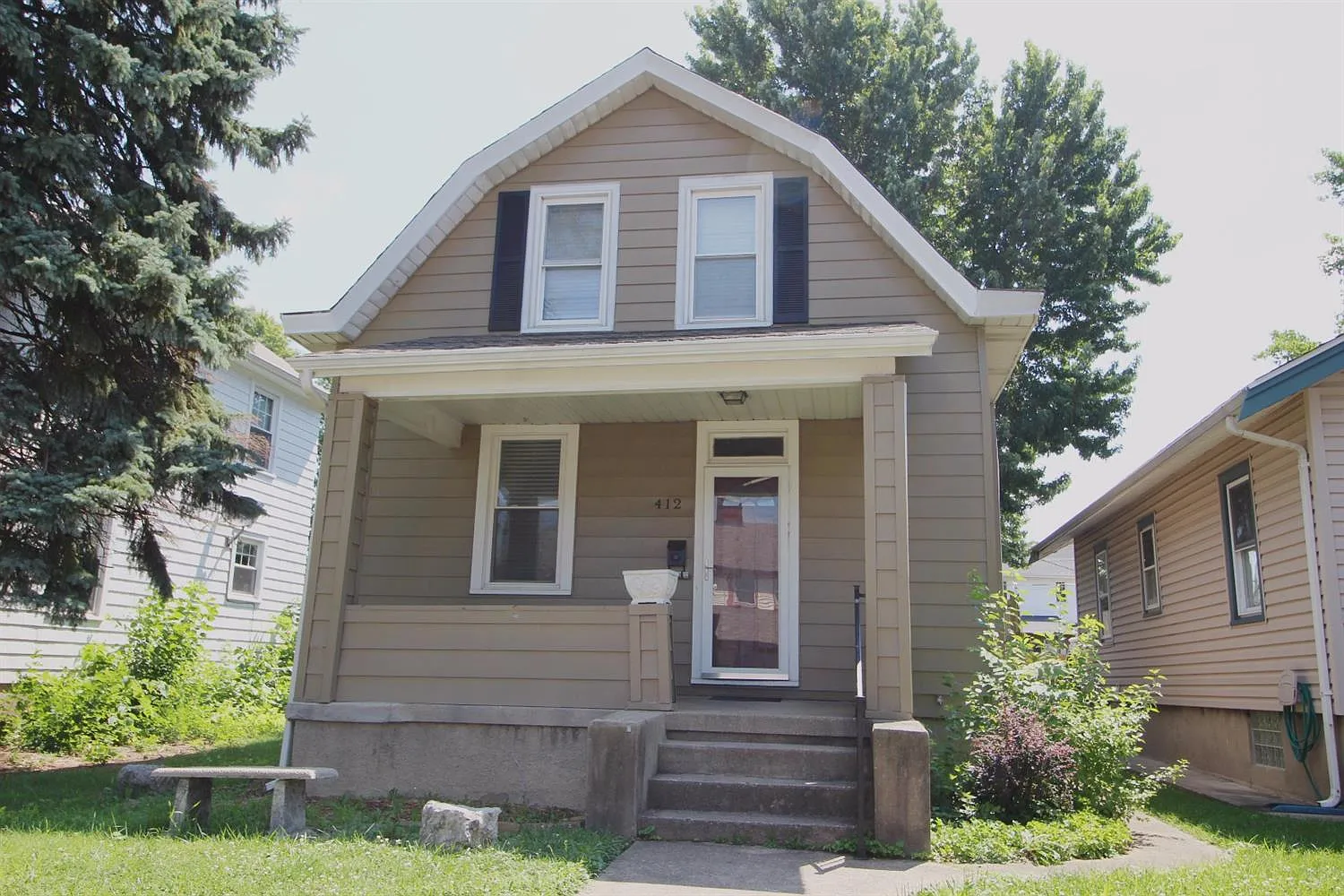 412 N E St photo 1