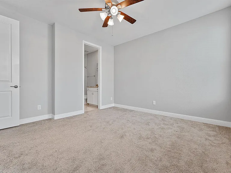 1221 W 19th St #B — Photo 6