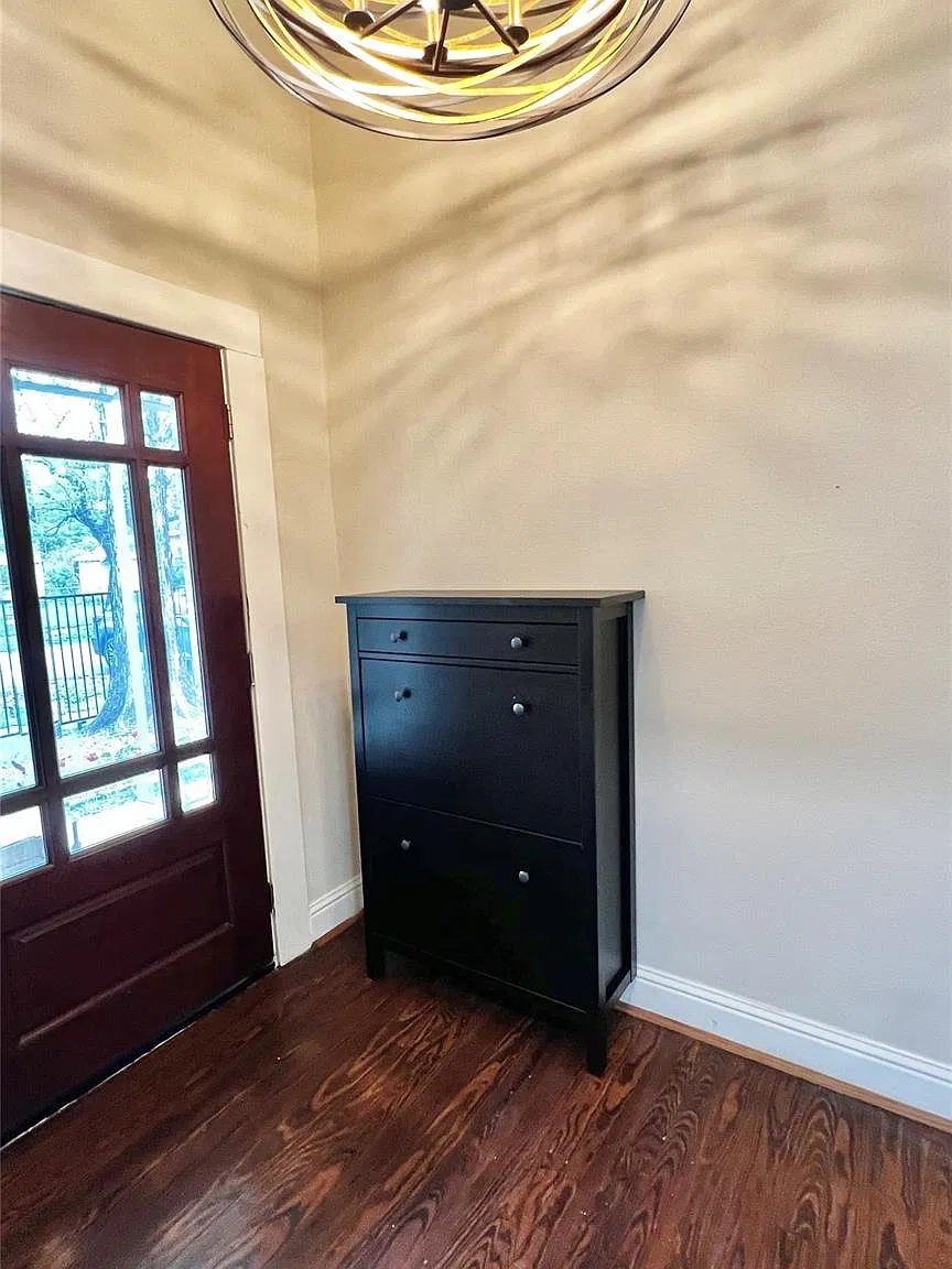 3 bed, 2.0 bath, 1546 sqft, $2,500 — Photo 2