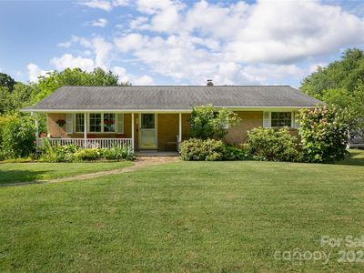27 Dixon Ter, Candler, NC, 28715