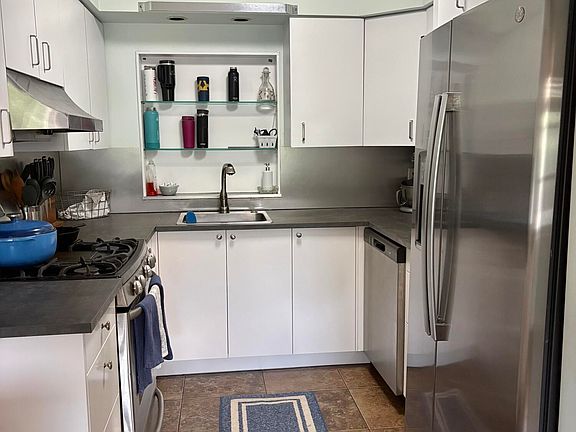 5th image of 1200 SW 21ST Street