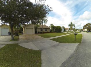 9138 Bedford Dr, Boca Raton, FL 33434