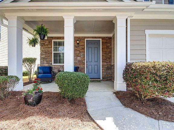 3rd image of 42 Parklane Cir