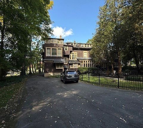 3rd image of 1618 James St APT 3