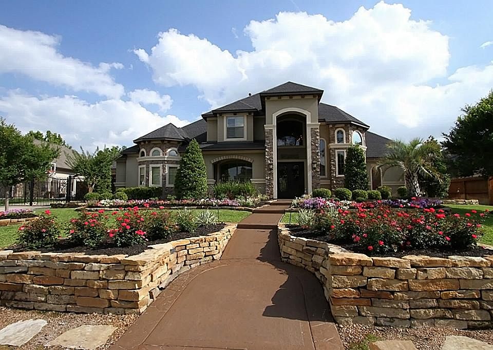 1st image of 14507 Winding Springs Dr