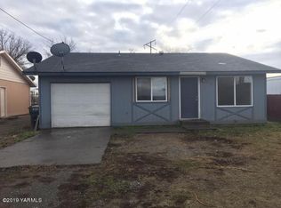 310 N 4th St, Grandview, WA 98930