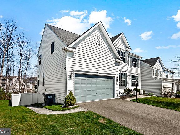 3rd image of 3490 Shandor Rd