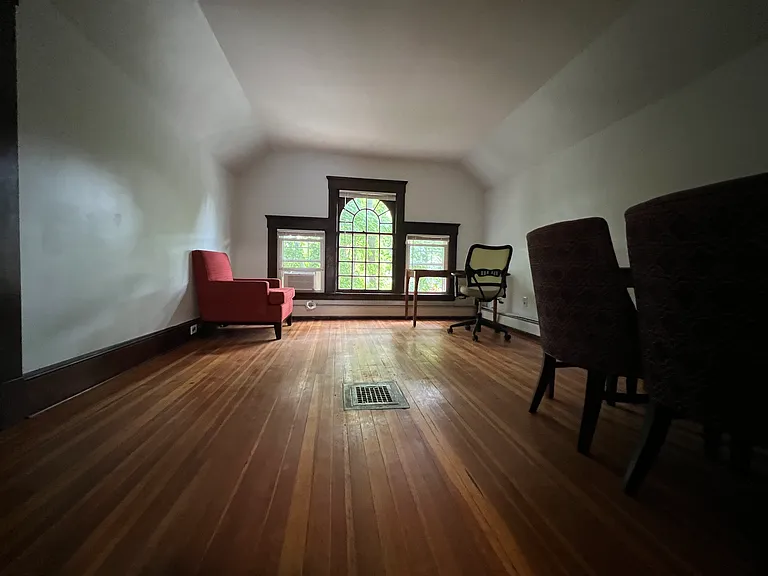 739 Whitney Ave #3 — Photo 9