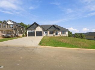 328 Parker Ct, Jonesborough, TN 37659