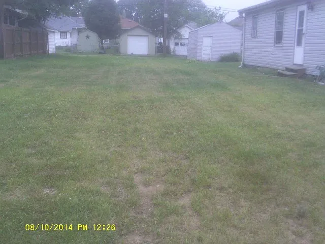 916 Malvern St photo 1