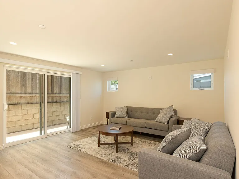 2129 Piru Ave — Photo 37