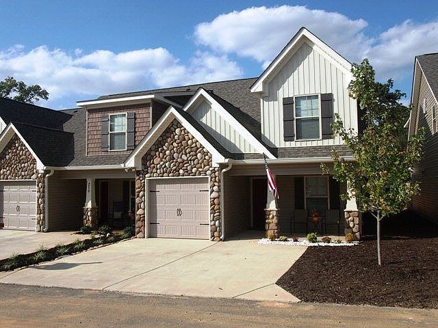 1st image of 226 Mossy Bank Dr