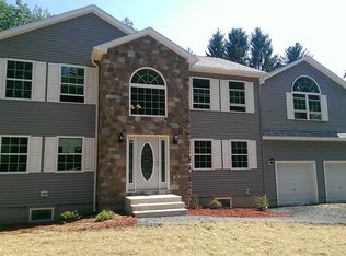 202 Hay 481 T Rd, Stroudsburg, PA 18360