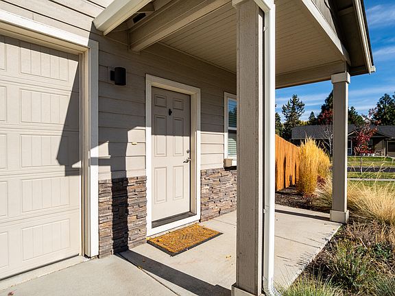 3rd image of 20366 SE Elaine Ln
