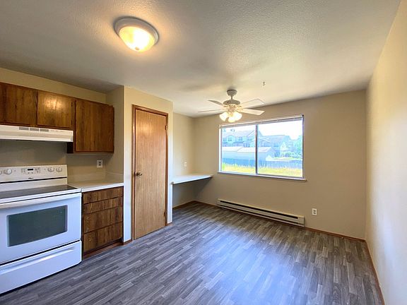 4th image of 9818 132nd Street Ct E APT C