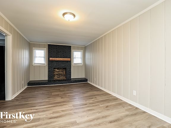 3rd image of 121 Hawkins Ave