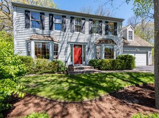 527 Cole Ct, Gurnee, IL 60031