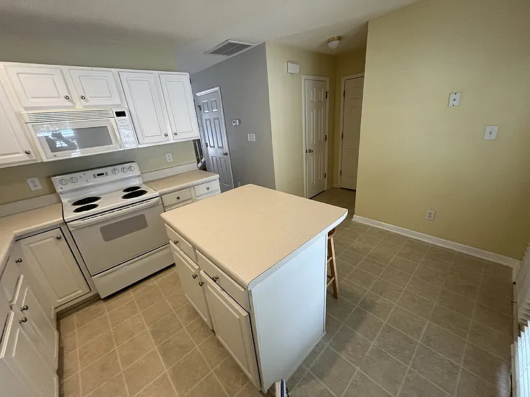 24 Sidney Marie Ct — Photo 3