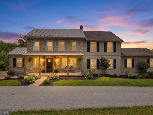 690 Academy Rd, York, PA 17406