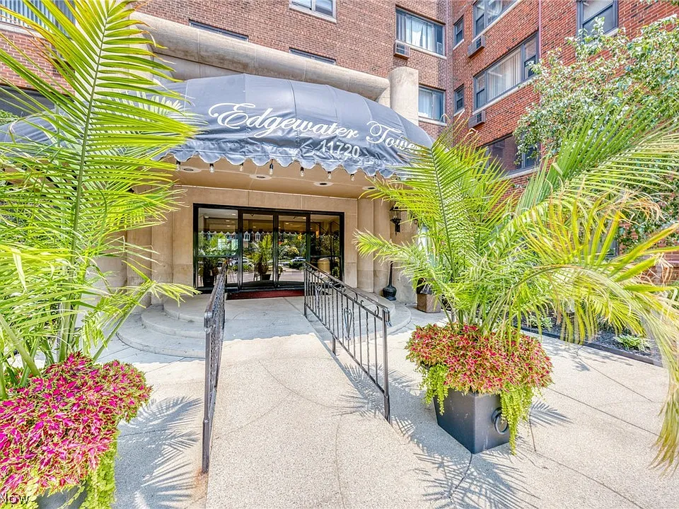11720 Edgewater Dr #608