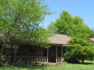 104 W Edmondson Ave, Springdale, AR 72764