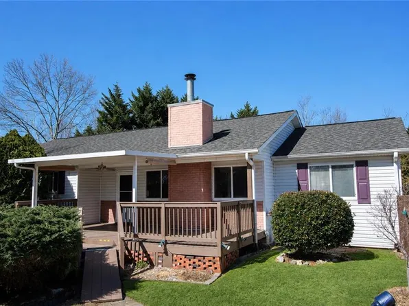 1825 Skyline Dr, Cumming, GA 30041