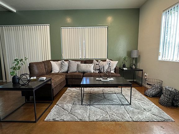 3rd image of 225 E Jacinto St Unit 3