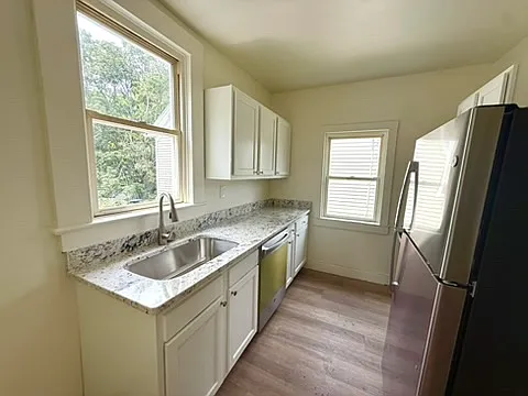 445 East Silver Street - 3 — Photo 4