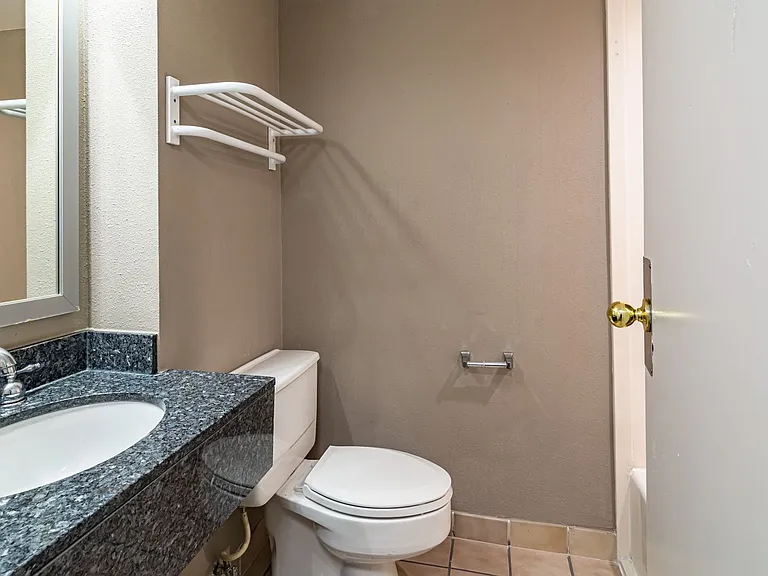 Live at the BLVD 2500 New, beautiful and best location! — Photo 54