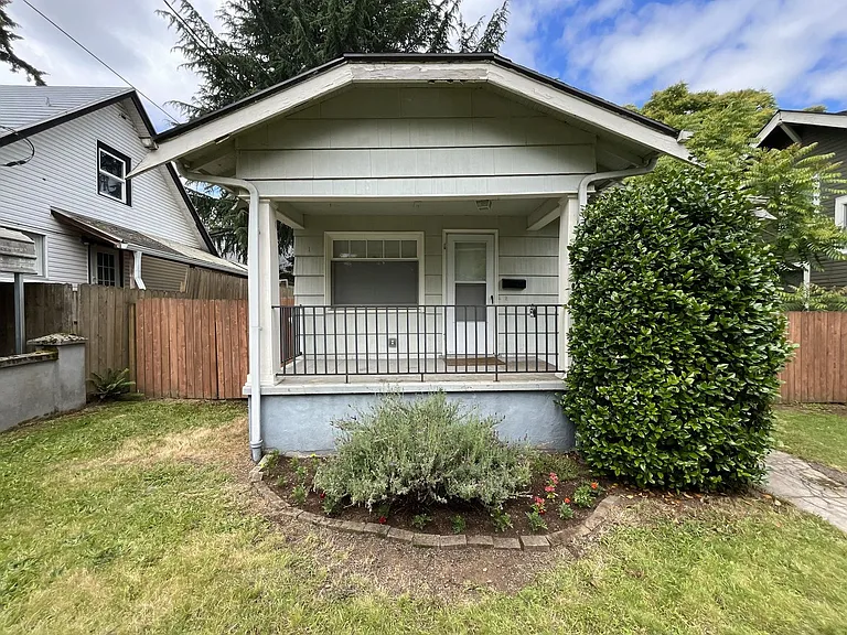 5619 NE 26th Ave — Photo 2
