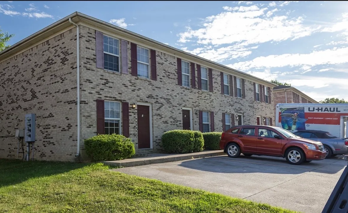 2 bed, 1.5 bath, 950 sqft, $1,150 — Photo 1
